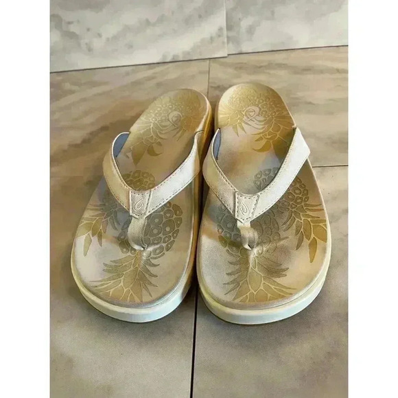 Olukai Women's NU'A PI'O White Floral Flip Flops Slides Sandals SIZE 10 - Picture 2 of 7